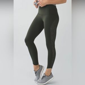 Lululemon Beyond Boundaries Pant
Gator Green / Fatigue Green
Size 6